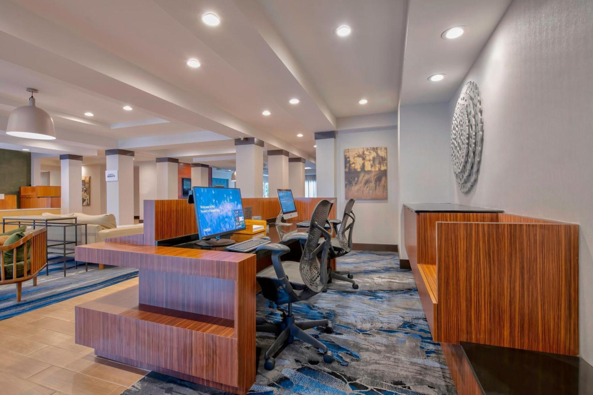 Fairfield Inn & Suites By Marriott Гринвуд Экстерьер фото