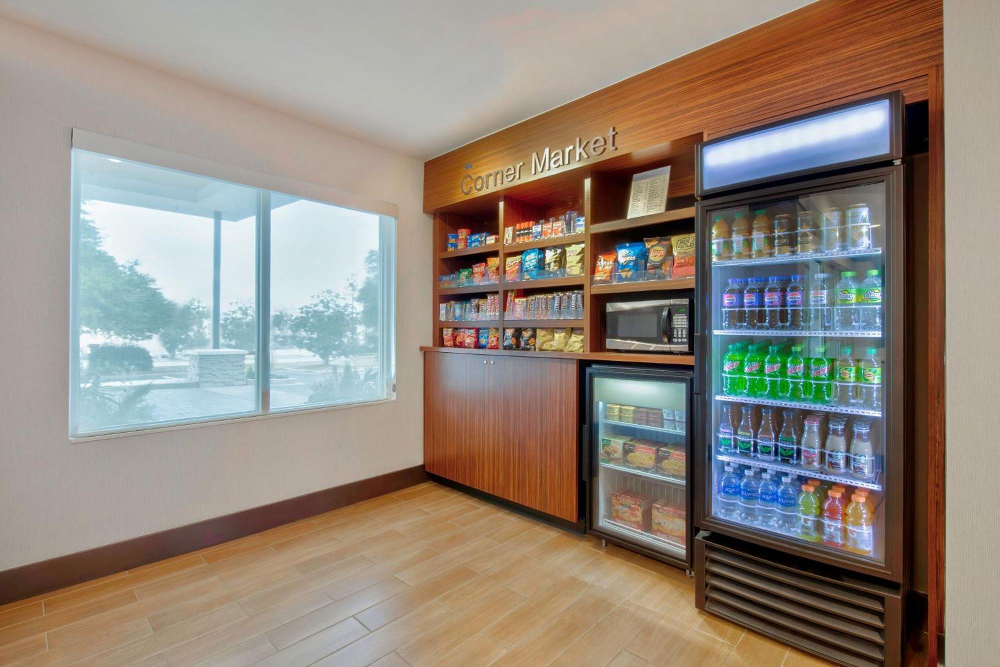Fairfield Inn & Suites By Marriott Гринвуд Экстерьер фото