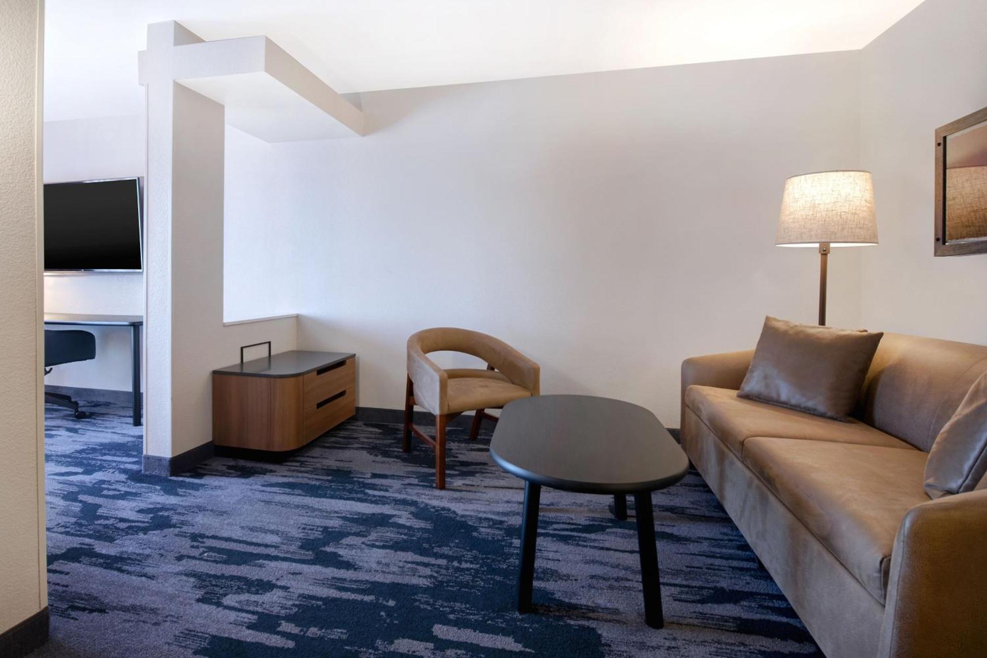 Fairfield Inn & Suites By Marriott Гринвуд Экстерьер фото