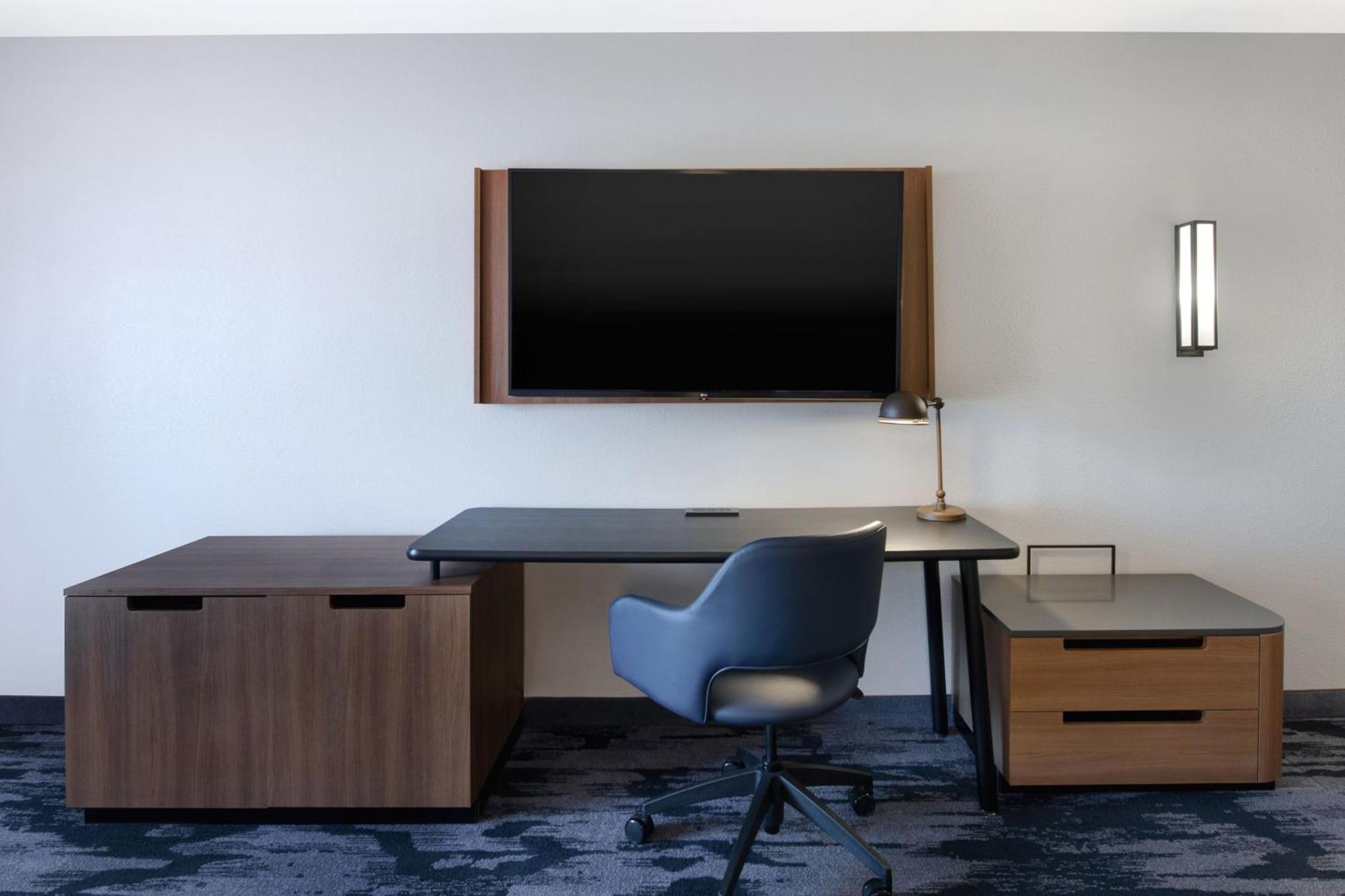 Fairfield Inn & Suites By Marriott Гринвуд Экстерьер фото