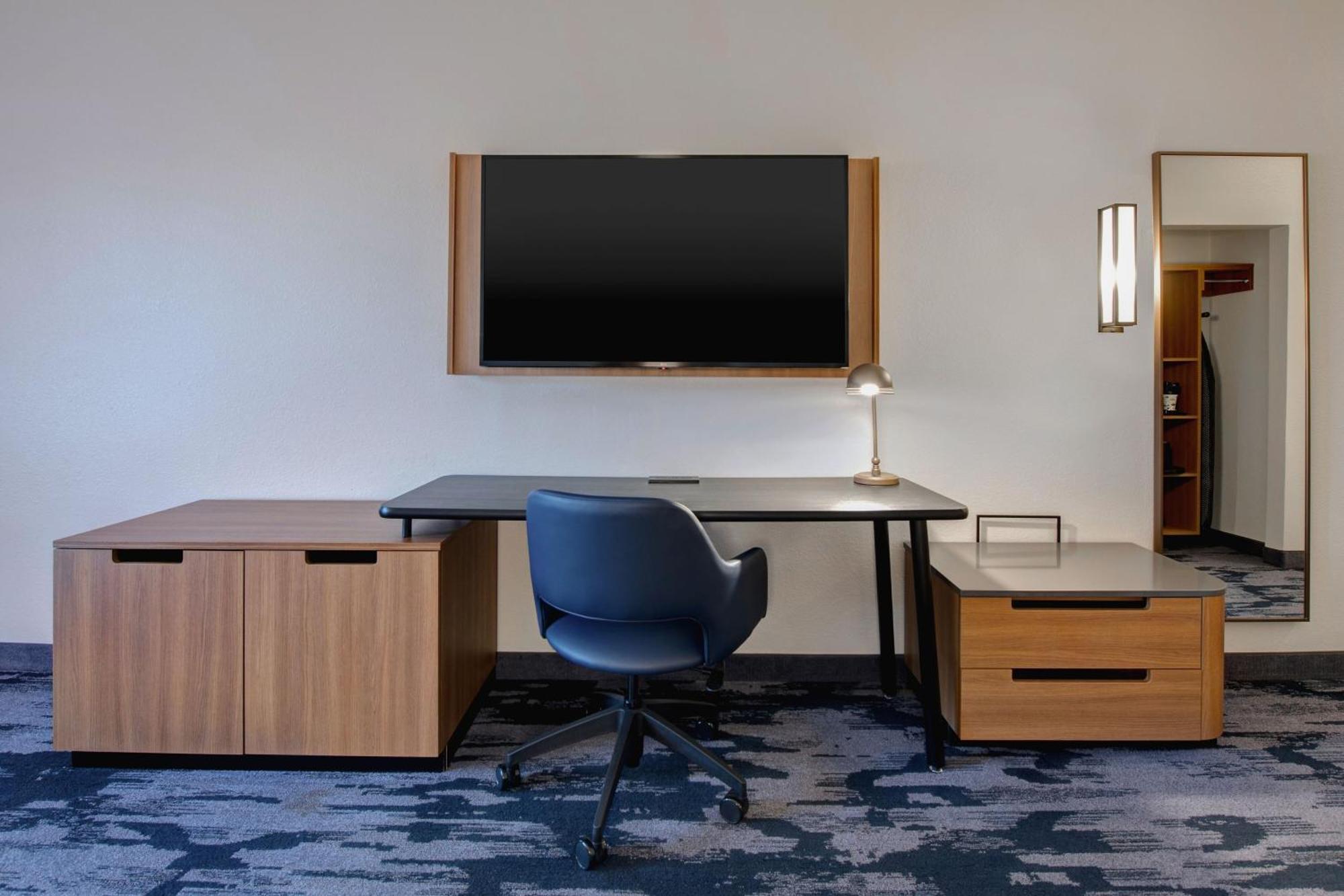 Fairfield Inn & Suites By Marriott Гринвуд Экстерьер фото