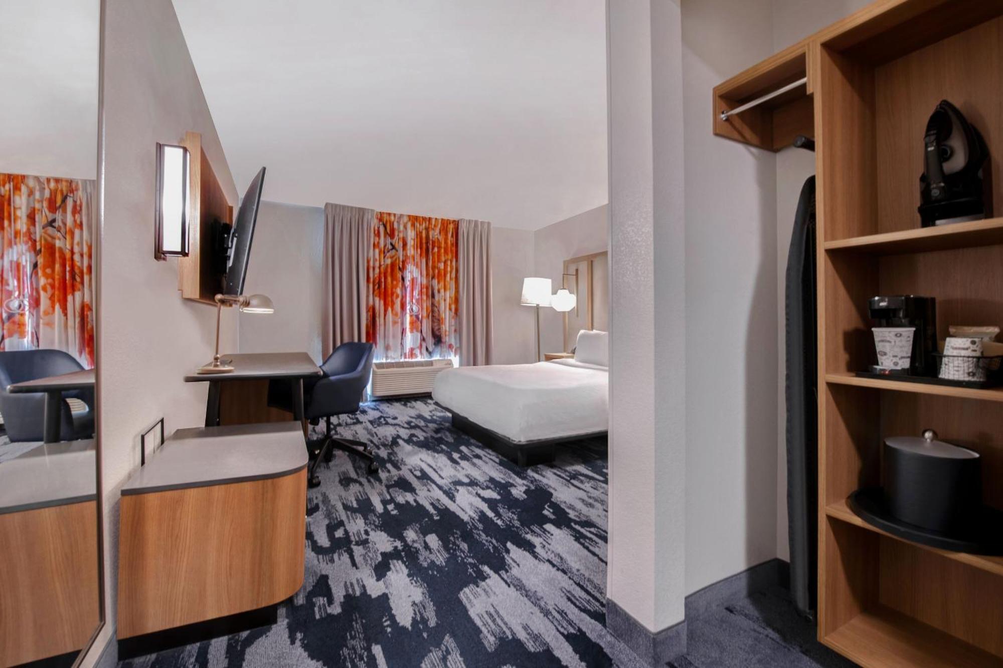 Fairfield Inn & Suites By Marriott Гринвуд Экстерьер фото
