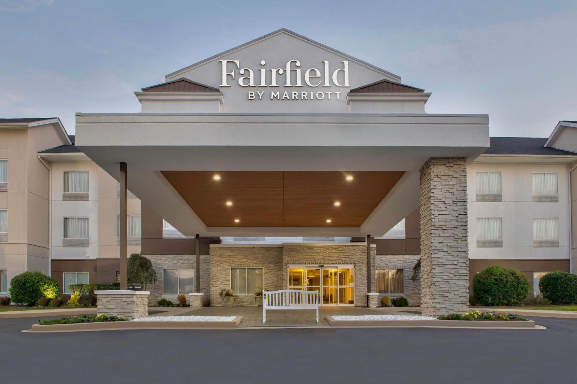 Fairfield Inn & Suites By Marriott Гринвуд Экстерьер фото