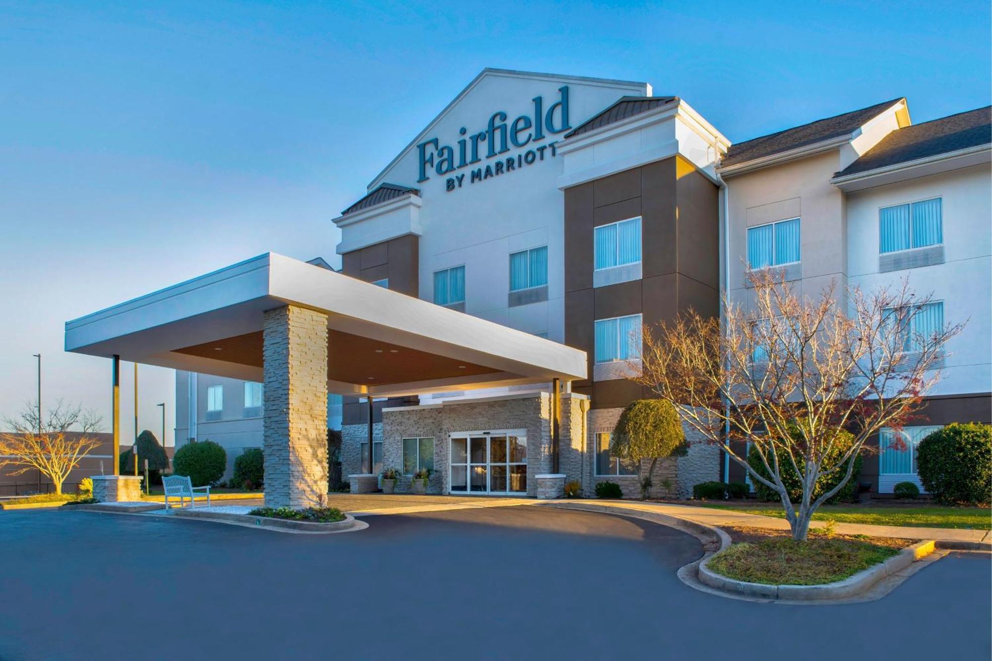 Fairfield Inn & Suites By Marriott Гринвуд Экстерьер фото