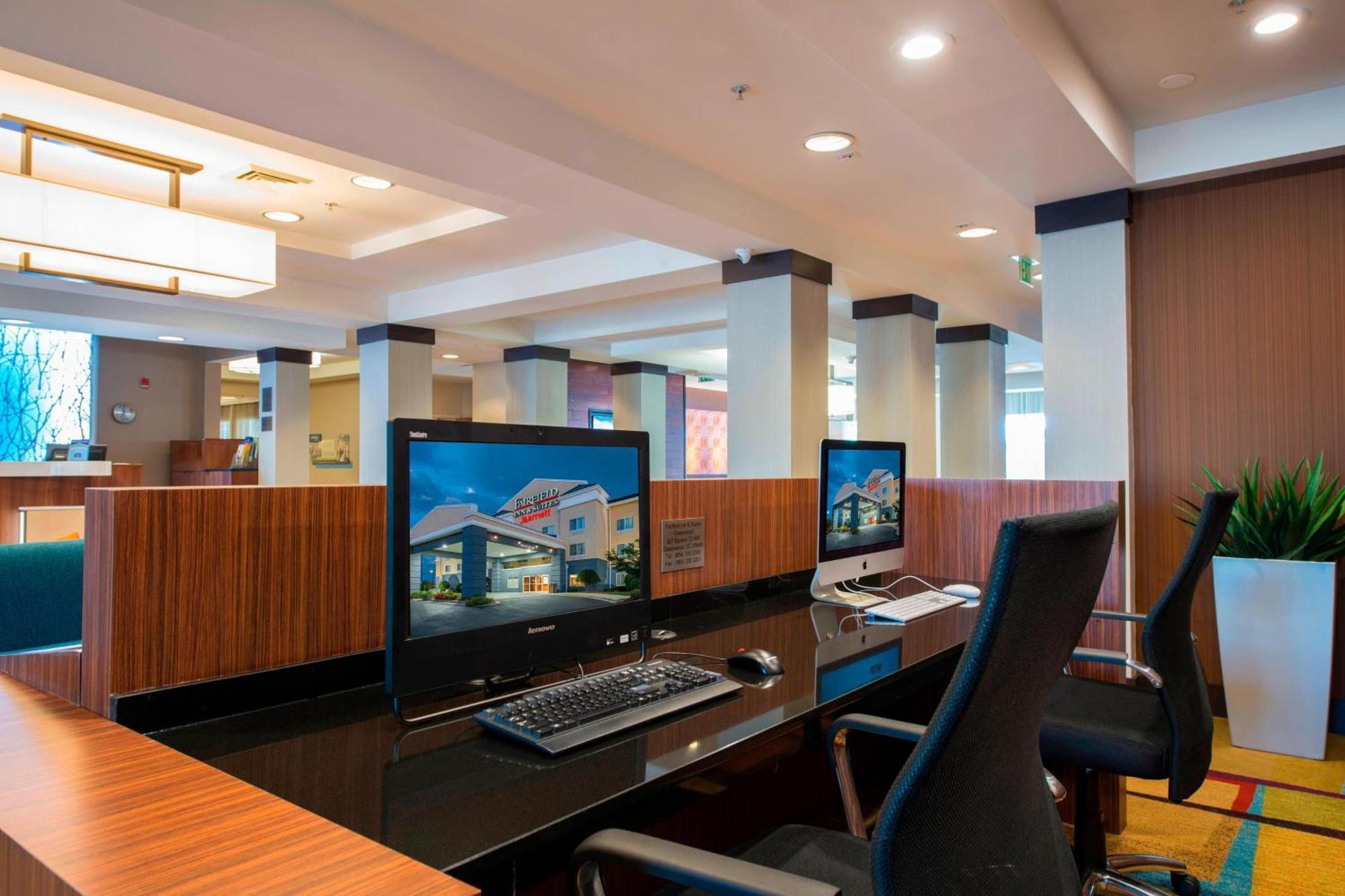 Fairfield Inn & Suites By Marriott Гринвуд Экстерьер фото