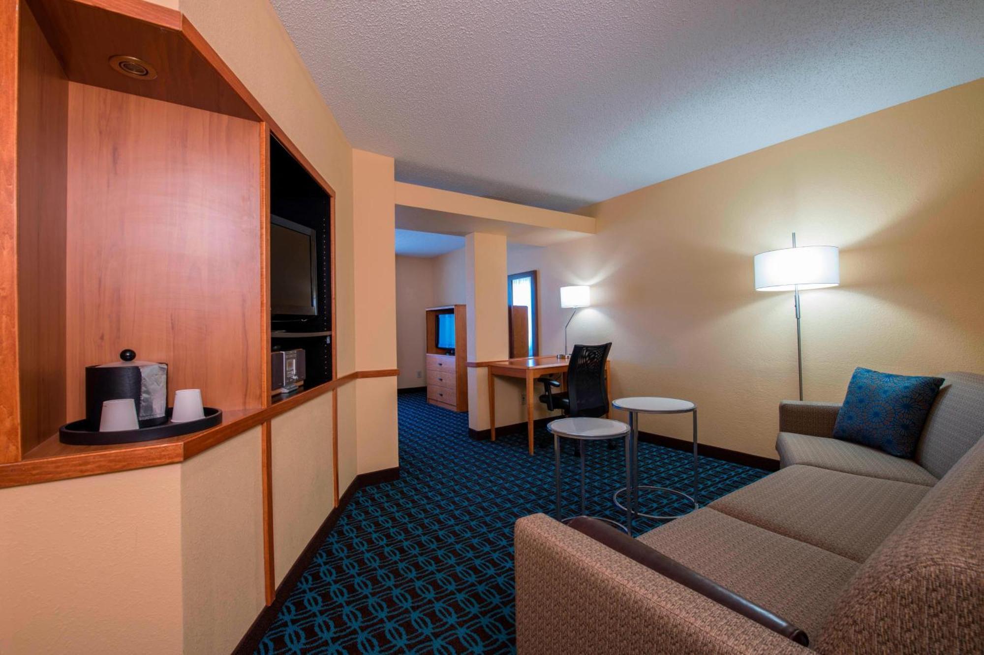 Fairfield Inn & Suites By Marriott Гринвуд Экстерьер фото