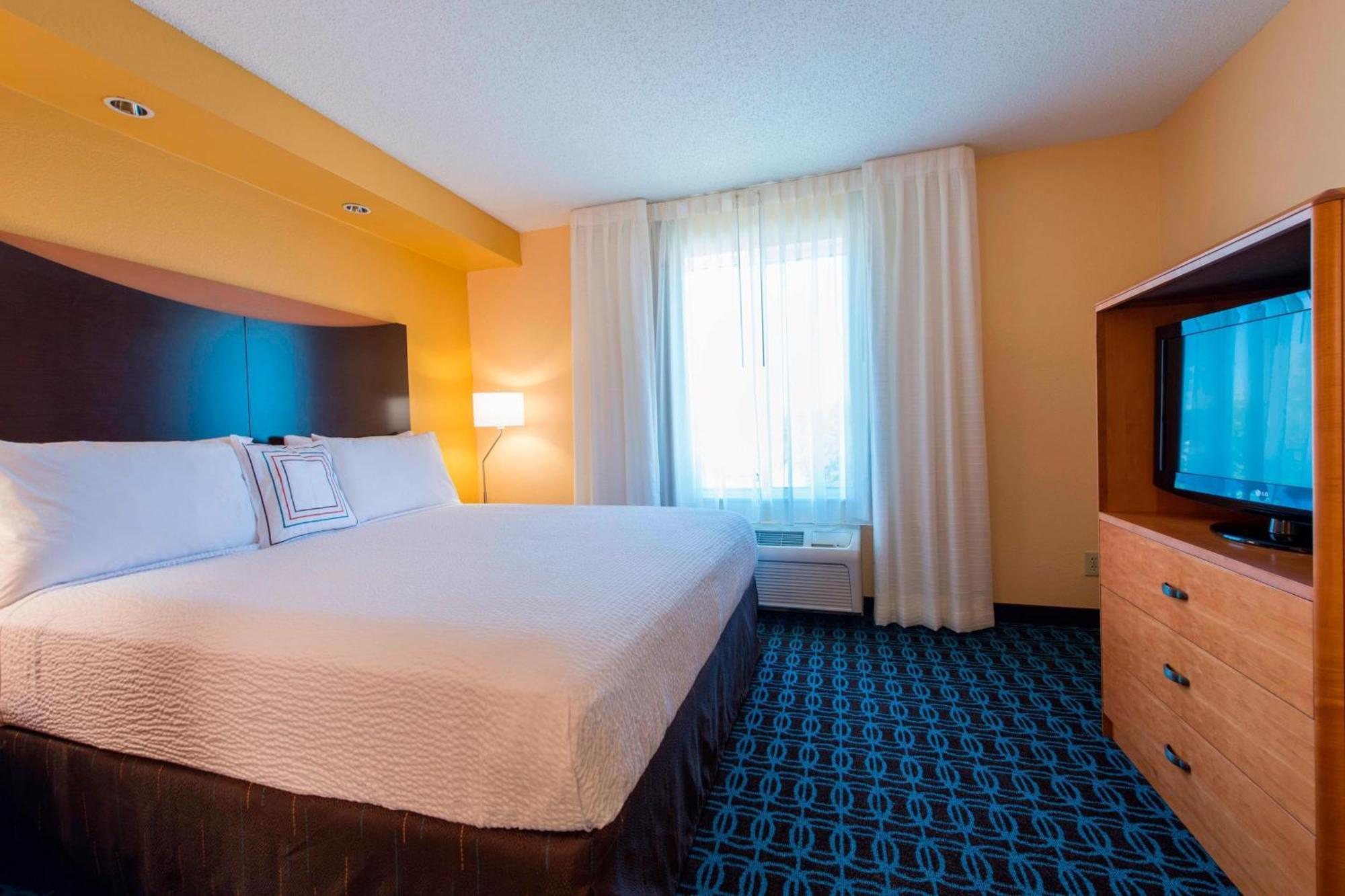 Fairfield Inn & Suites By Marriott Гринвуд Экстерьер фото